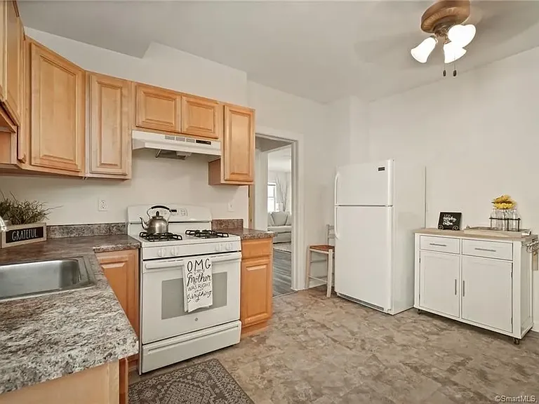 74 Schuyler Ave — Photo 8