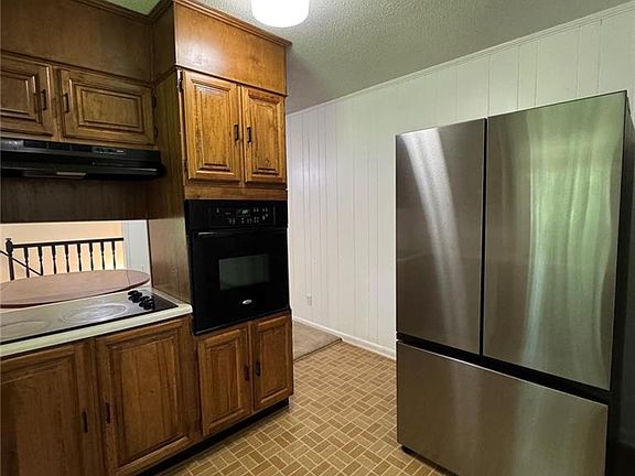 5th image of 4433 Lake Forest Dr