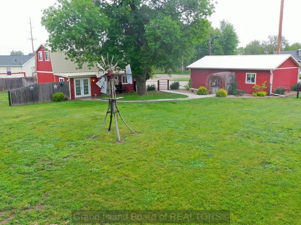 106 N Derby Ave, Giltner, NE 68841