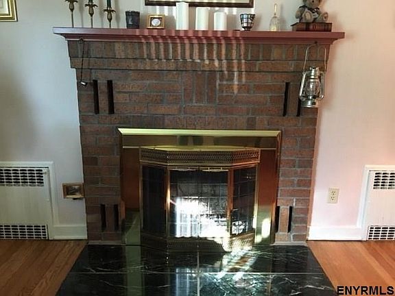 5th image of 20 Parkwood St