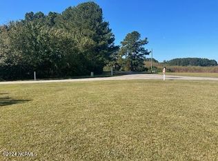 725 Dayflower Ct, Vass, NC 28394