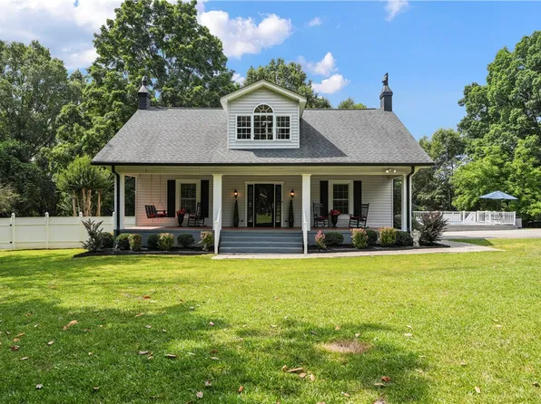 1215 Prince Perry Rd, Easley, SC 29640