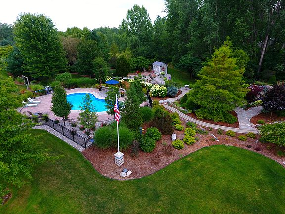3rd image of 3210 N Conestoga Ct