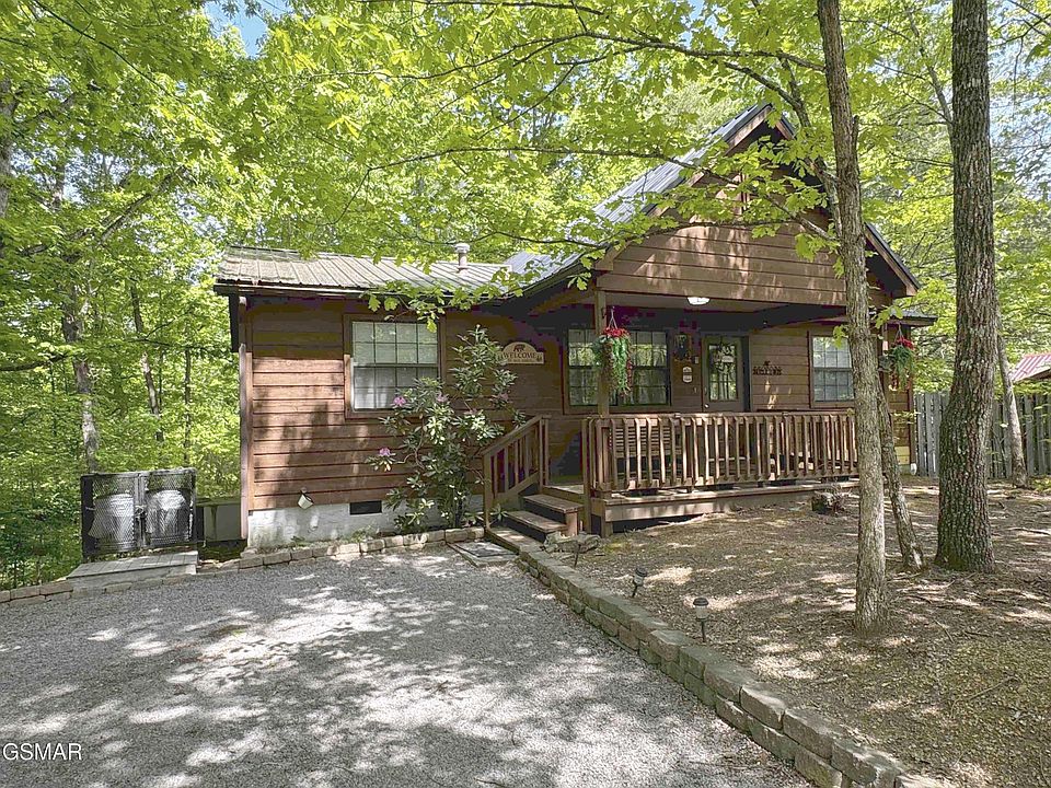 1st image of 653 Oaks View Ct