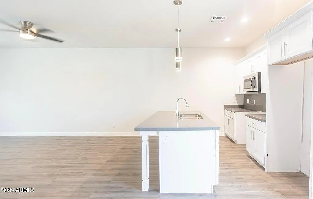 3 bed, 2.5 bath, 1552 sqft, $2,395 — Photo 3