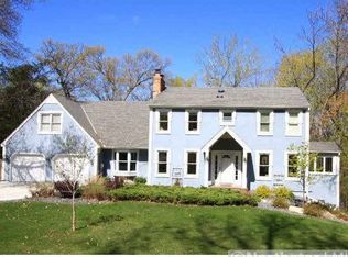 19080 Carsonwood Rd, Wayzata, MN 55391