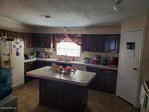 1st image of 11021 Creekwood Dr
