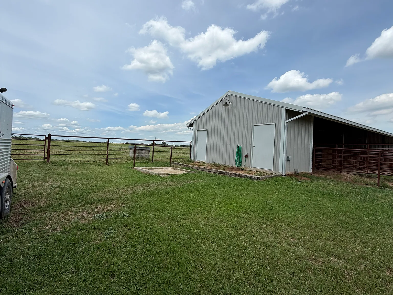 2 bed, 984 sqft, $2,000 — Photo 2