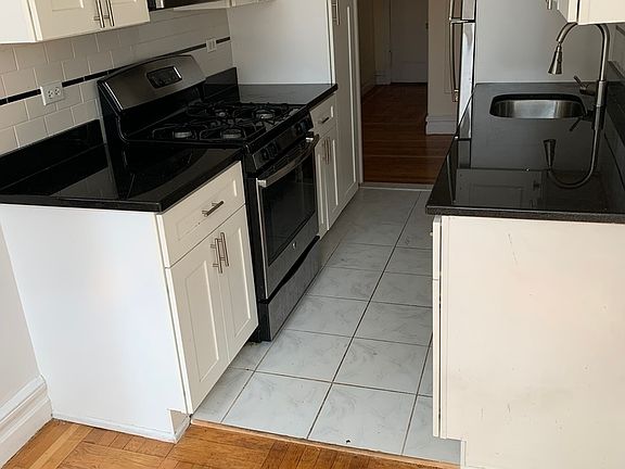 5th image of 143 W 96th St #6B