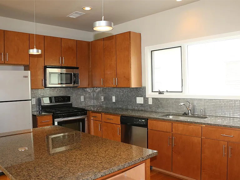 1702 S Lamar Blvd #23 — Photo 4