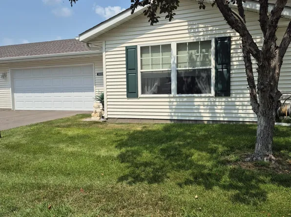 1404 Presidential Dr, Northfield, MN 55057