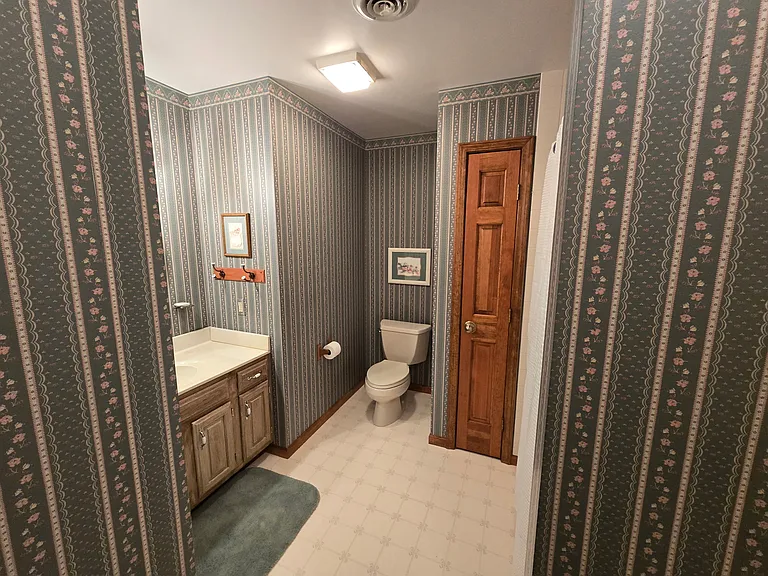 2119 Hidden Valley Dr — Photo 20