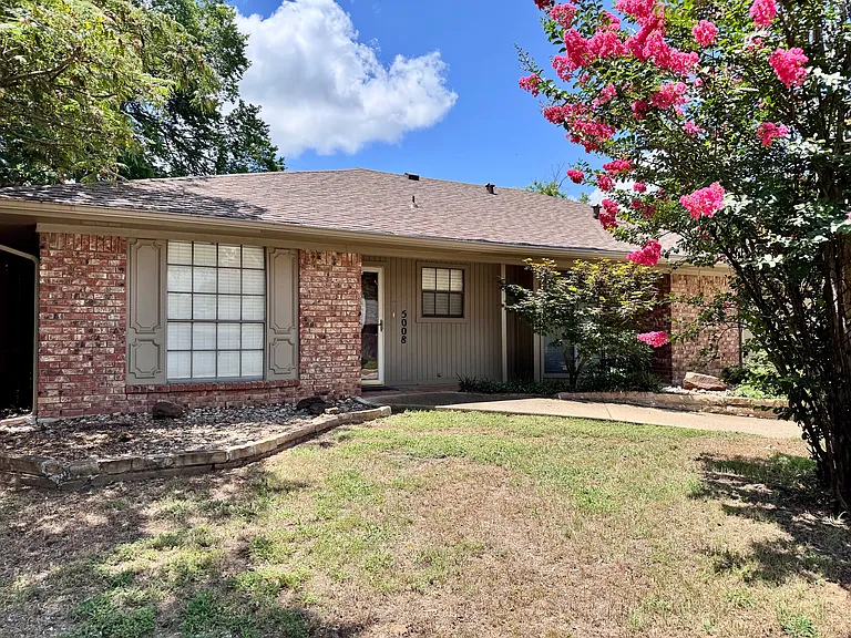 5008 Millsprings Dr — Photo 2