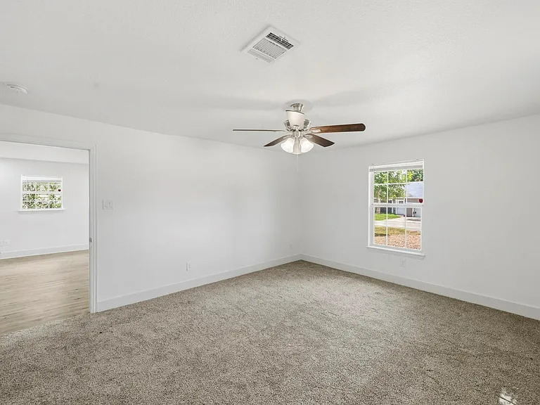 1501 Maiden Ln — Photo 14