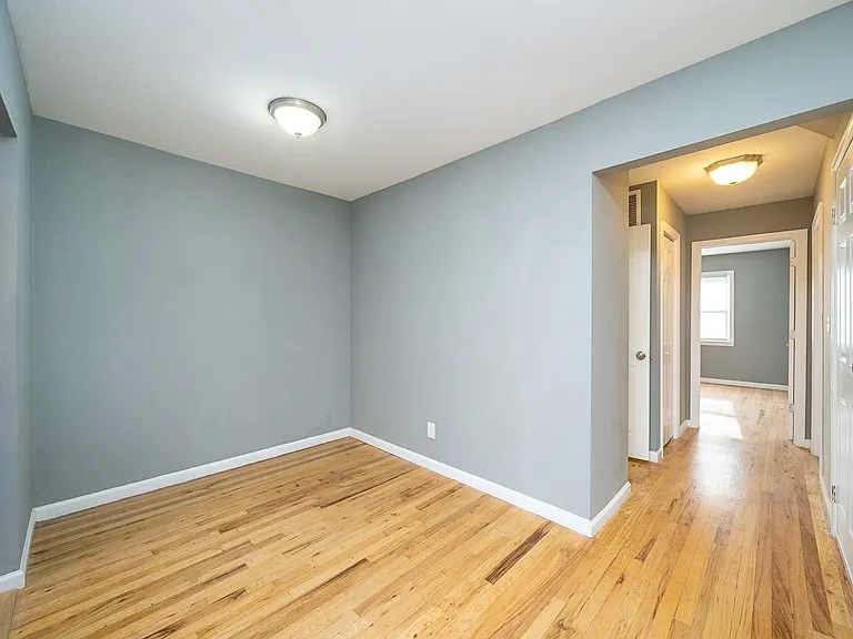 9 Exeter Rd #1 — Photo 2