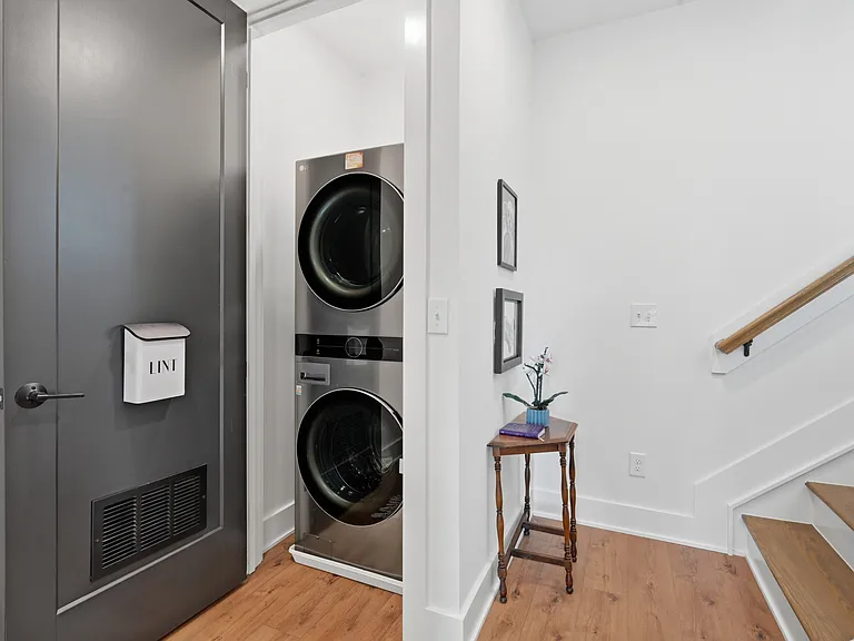 512 Gordon St — Photo 7