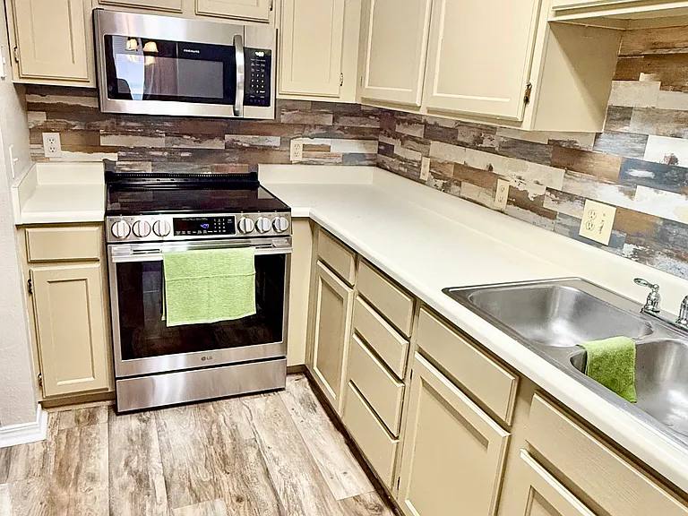 4138 Faith Rd — Photo 3