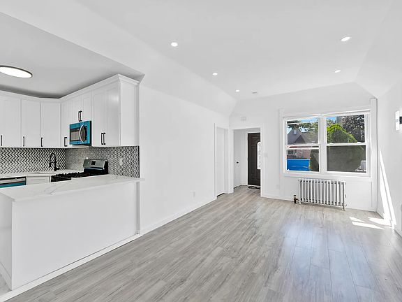 3rd image of 116-27 168th St #A