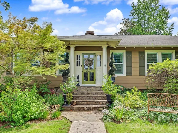 2527 Sharon Rd, Charlotte, NC 28211