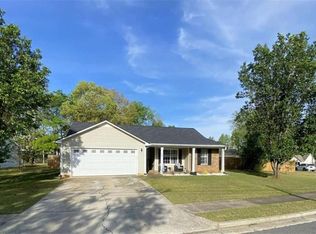 188 Waters Edge Dr, Locust Grove, GA 30248