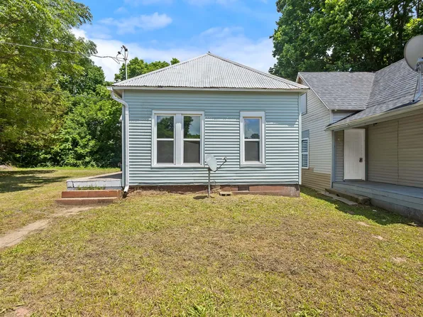 321 S Main St, Veedersburg, IN 47987