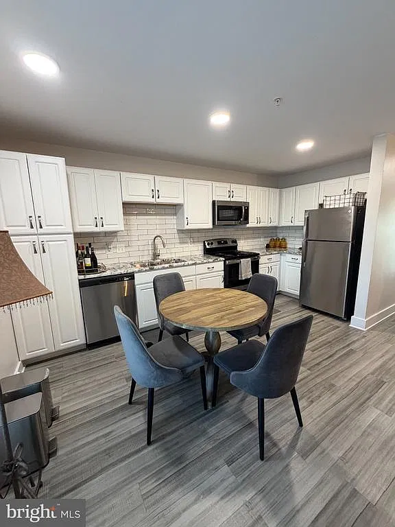 19520 Village Walk Dr — Photo 2