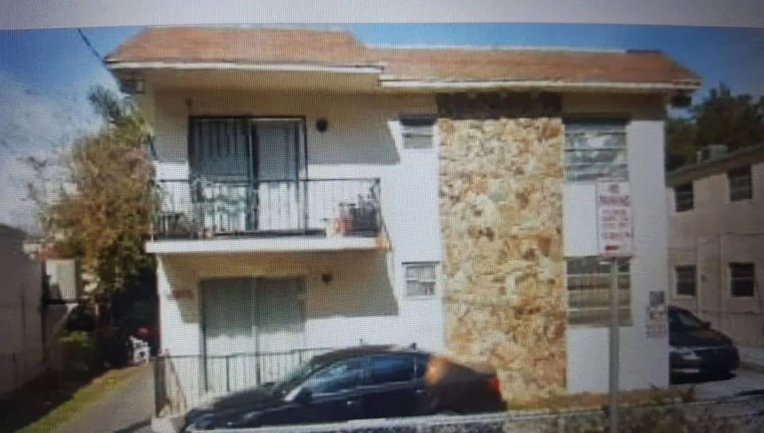 2 bed, 800 sqft, $2,000 — Photo 1