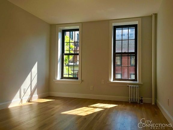 5th image of 190 Waverly Pl APT 4B