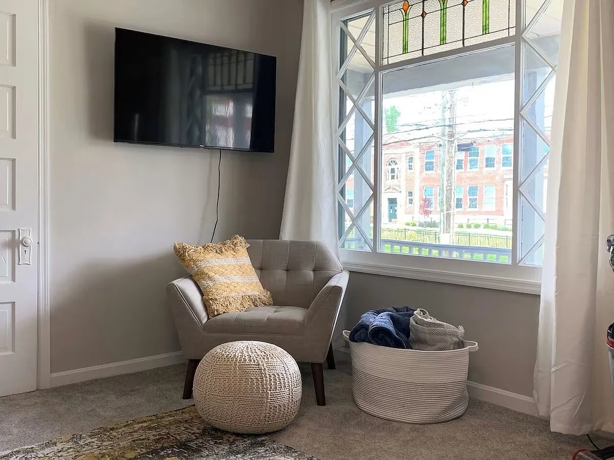2639 Observatory Ave — Photo 3