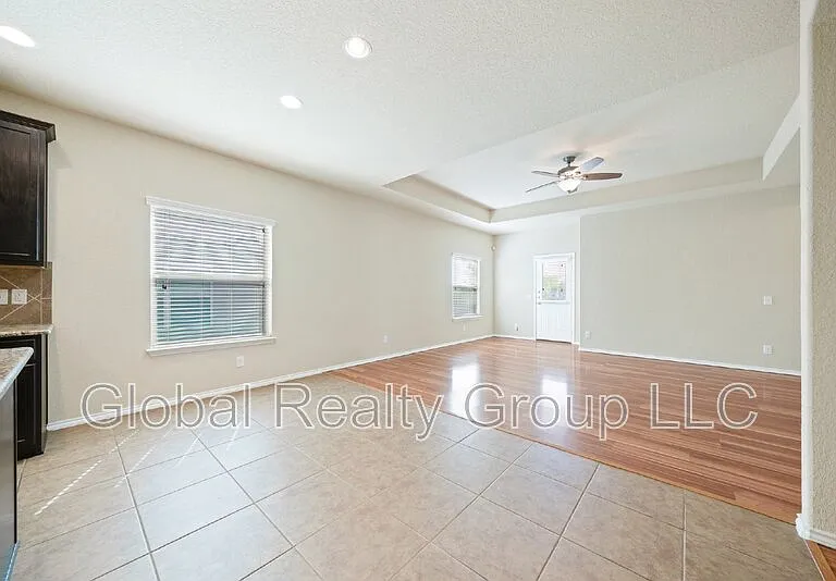 516 Stonebrook Dr — Photo 6