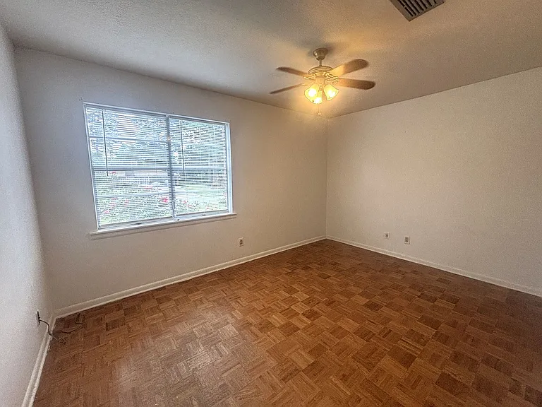 1008 Francais Dr — Photo 7