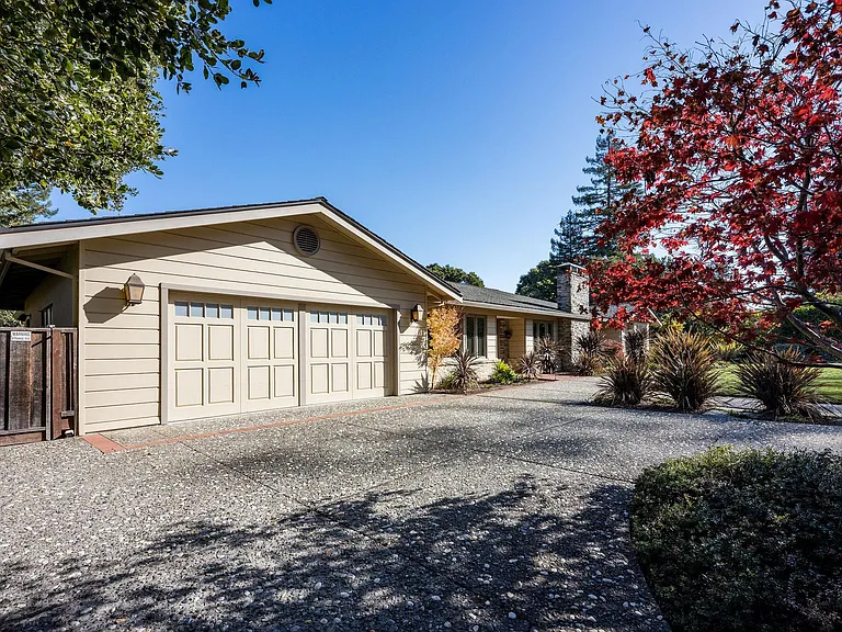 30 Knightwood Ln — Photo 3