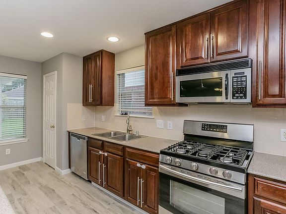 4th image of 21111 Blackbluff Ct