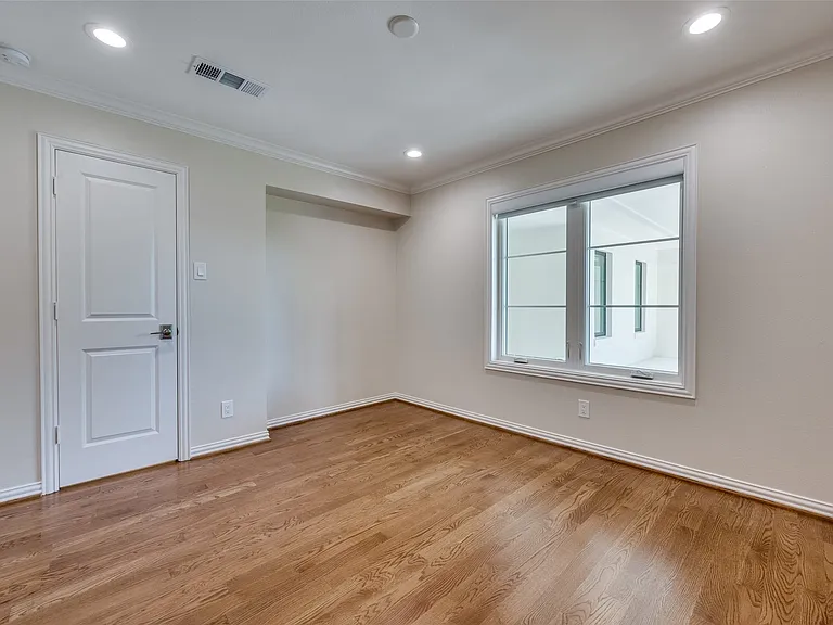 Bonus room/study/possible 4th BR