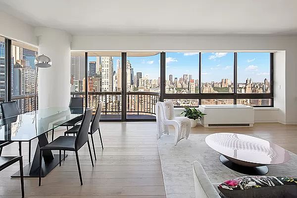 1st image of 167 E 62nd St #27C