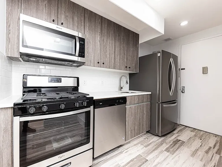 455 Onderdonk Ave #2D — Photo 7