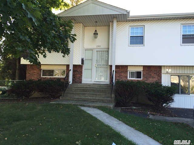 1st image of 290 Jerusalem Ave