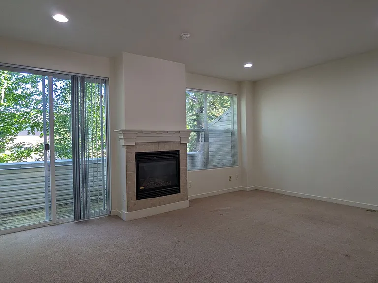 Halsey East Townhomes — Photo 65