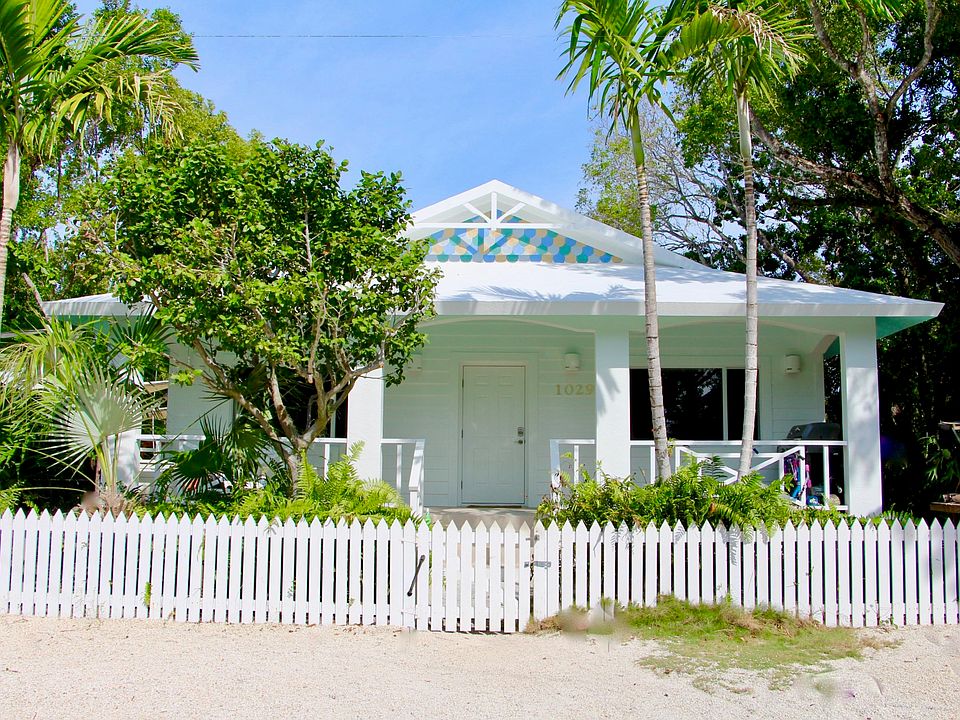 Cute Keys Style Home