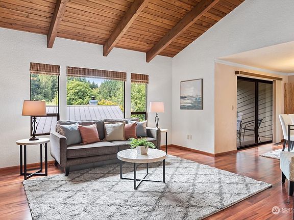 5th image of 20904 Woodlake Drive