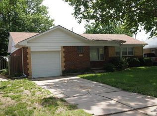 950 S Royal Rd, Wichita, KS 67207