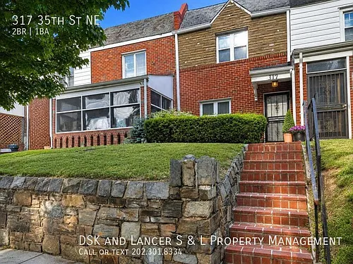 317 35th St NE Photo 1