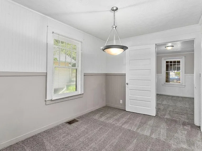 1742 Ware Ave — Photo 10