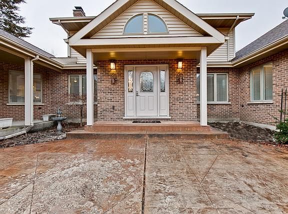 4th image of 15835 W Woodbine Cir