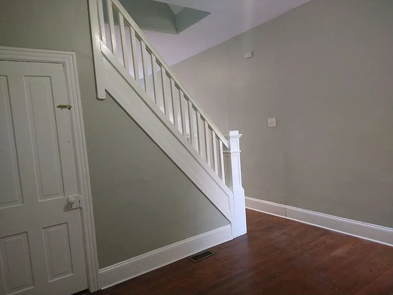 837 Genesee St — Photo 17