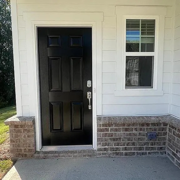705 Evergreen Rd — Photo 2