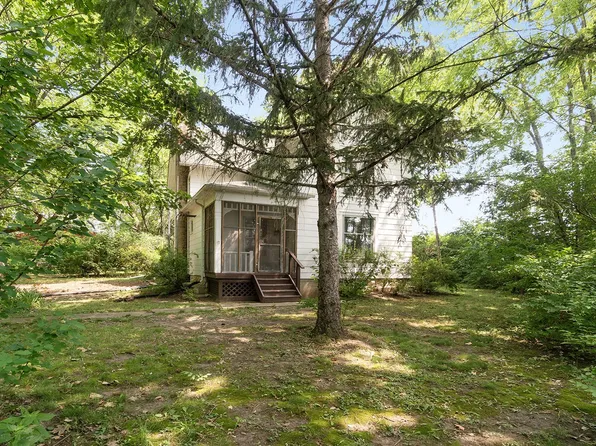 1537 Harmon Rd, Dixon, IL 61021