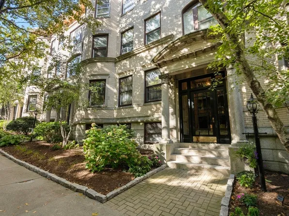 140 Fuller St APT 3, Brookline, MA 02446