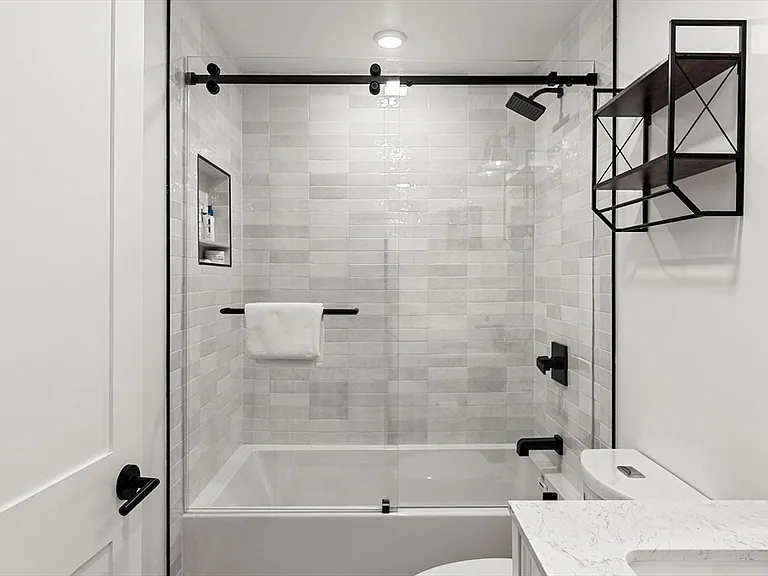 4 Everett Pl #1 — Photo 21