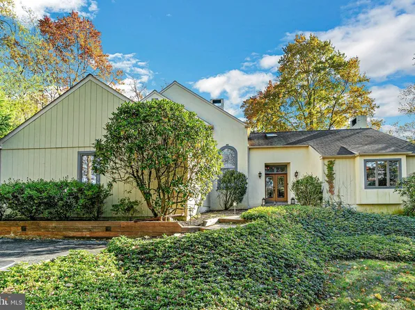 7 Tiburon Ln, Malvern, PA 19355